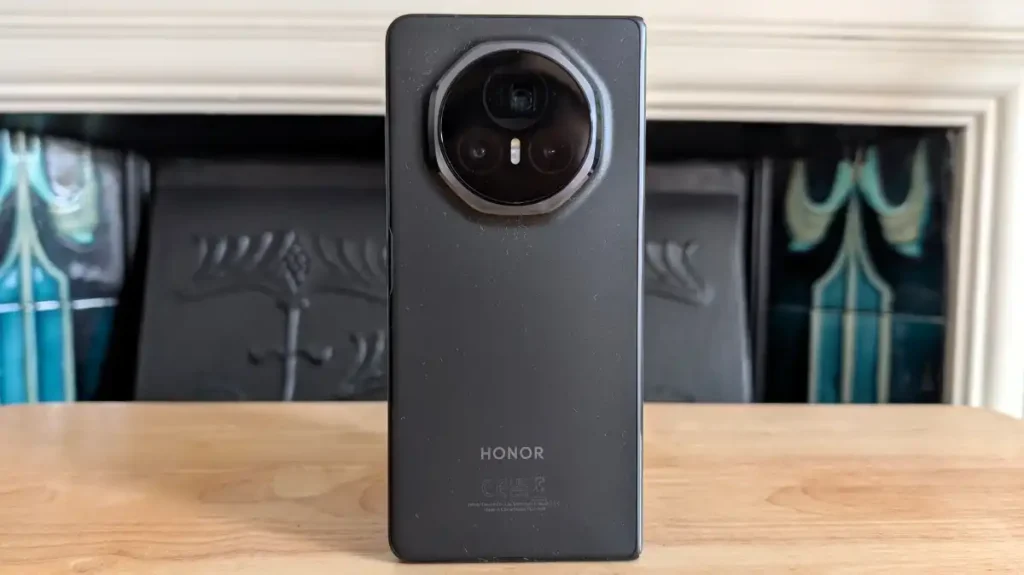 Honor Magic V4