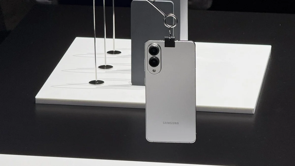 سامسونج تستعرض أنحف هاتف ذكي S25 Edge وآخر إصدارتها من النظارات الذكية