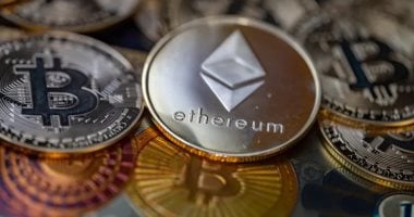 أسعار العملات المشفرة تواصل الارتفاع.. و”بيتكوين” تقترب من 103 آلاف دولار