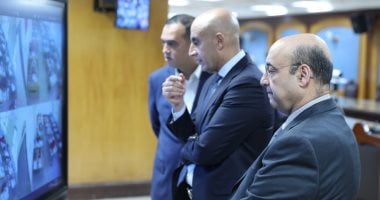 وزير التعليم يتابع لجان