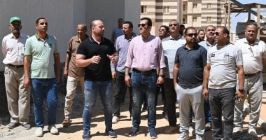 وزير الإسكان يتابع موقف