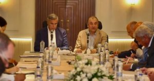 وزير قطاع الأعمال ومحافظ الإسكندرية يوقعان بروتوكولًا لتوريد 120 أتوبيس غاز إنتاج "النصر للسيارات"